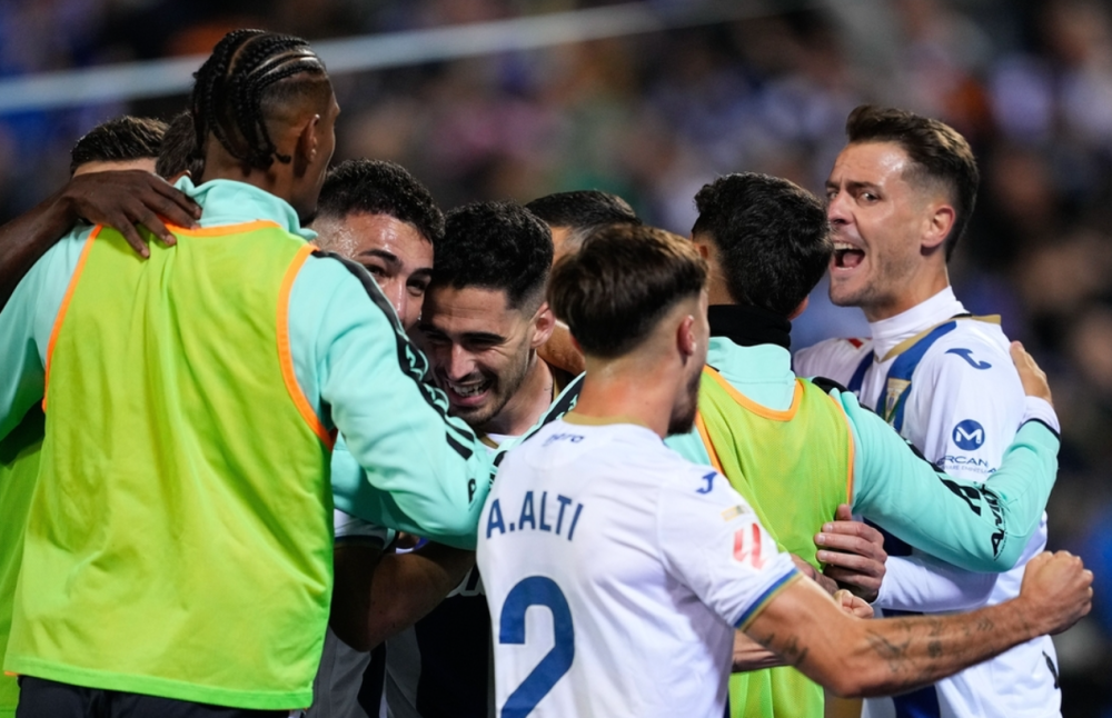 西甲倒计时,塞维利亚赛后回应争议,细节引发关注,球迷炸锅,赛季目标并未改变的简单介绍 西甲倒计时,塞维利亚赛后回应争议,细节引发关注,球迷炸锅,赛季目标并未改变的简单介绍