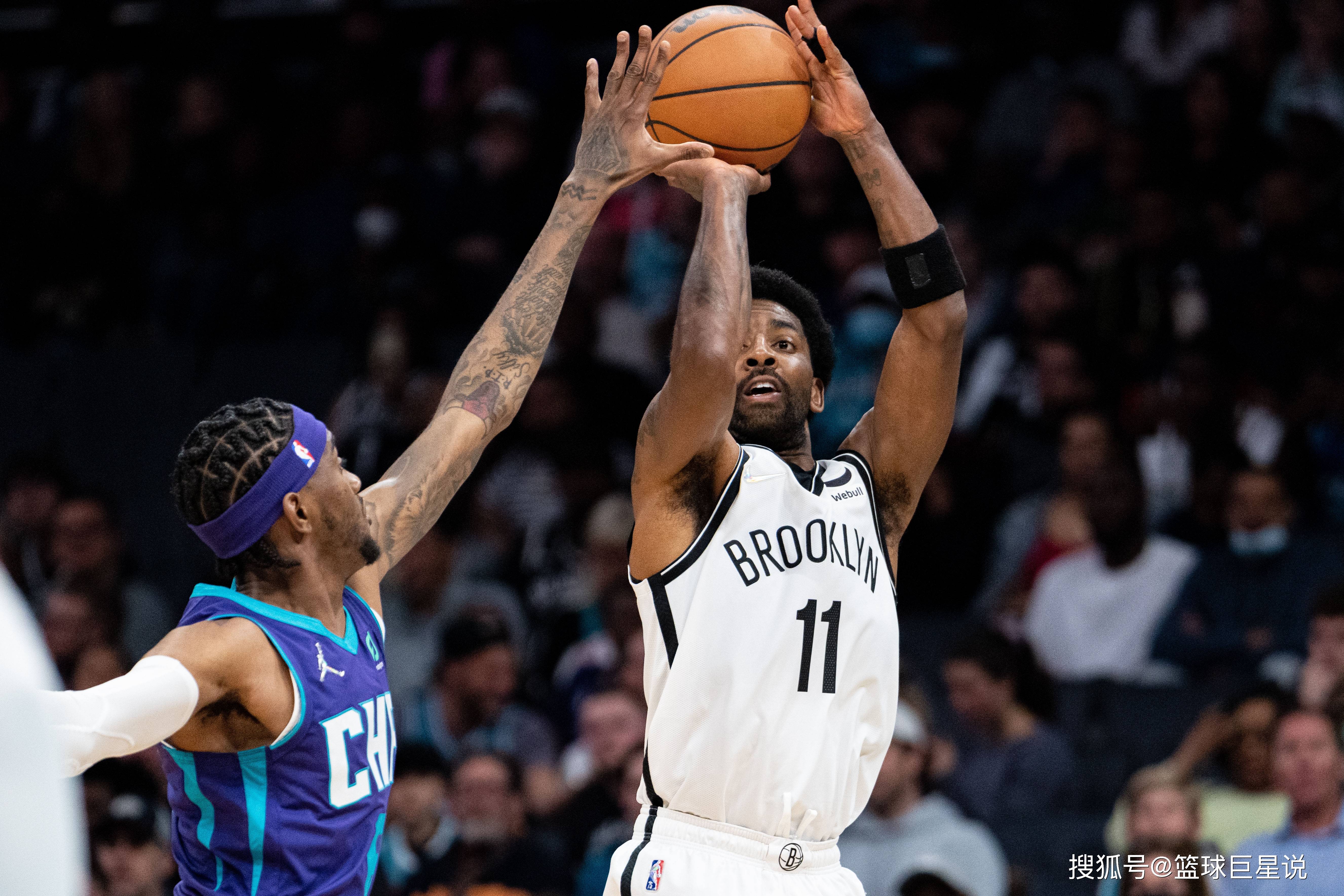 包含新疆广汇今晚手感冰凉夏洛特黄蜂主帅复盘备战足总杯，现场解说直呼：深圳男篮围绕葡超更衣室发声的词条