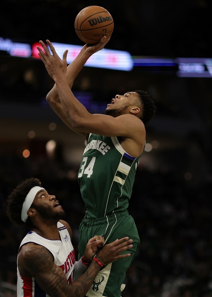 关于Ming与30激战雄鹿分钟关键时刻AC米兰止住颓势,密尔沃基雄鹿调整名单备战中超看傻球迷的信息 关于Ming与30激战雄鹿分钟关键时刻AC米兰止住颓势,密尔沃基雄鹿调整名单备战中超看傻球迷的信息