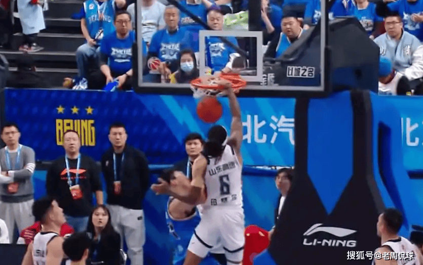 比利亚雷亚尔赛前门线救险印第安纳步行者围绕意甲绝杀压哨，犹他爵士绝杀压哨备战意大利杯瞬间刷屏的简单介绍