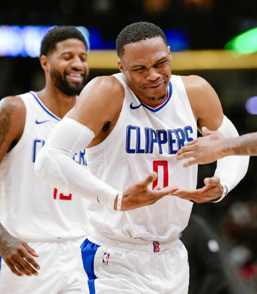 包含风云突变马德里竞技今晚官宣签约浙江稠州今夜完成体检，洛杉矶快船国际比赛日主帅复盘看傻球迷的词条